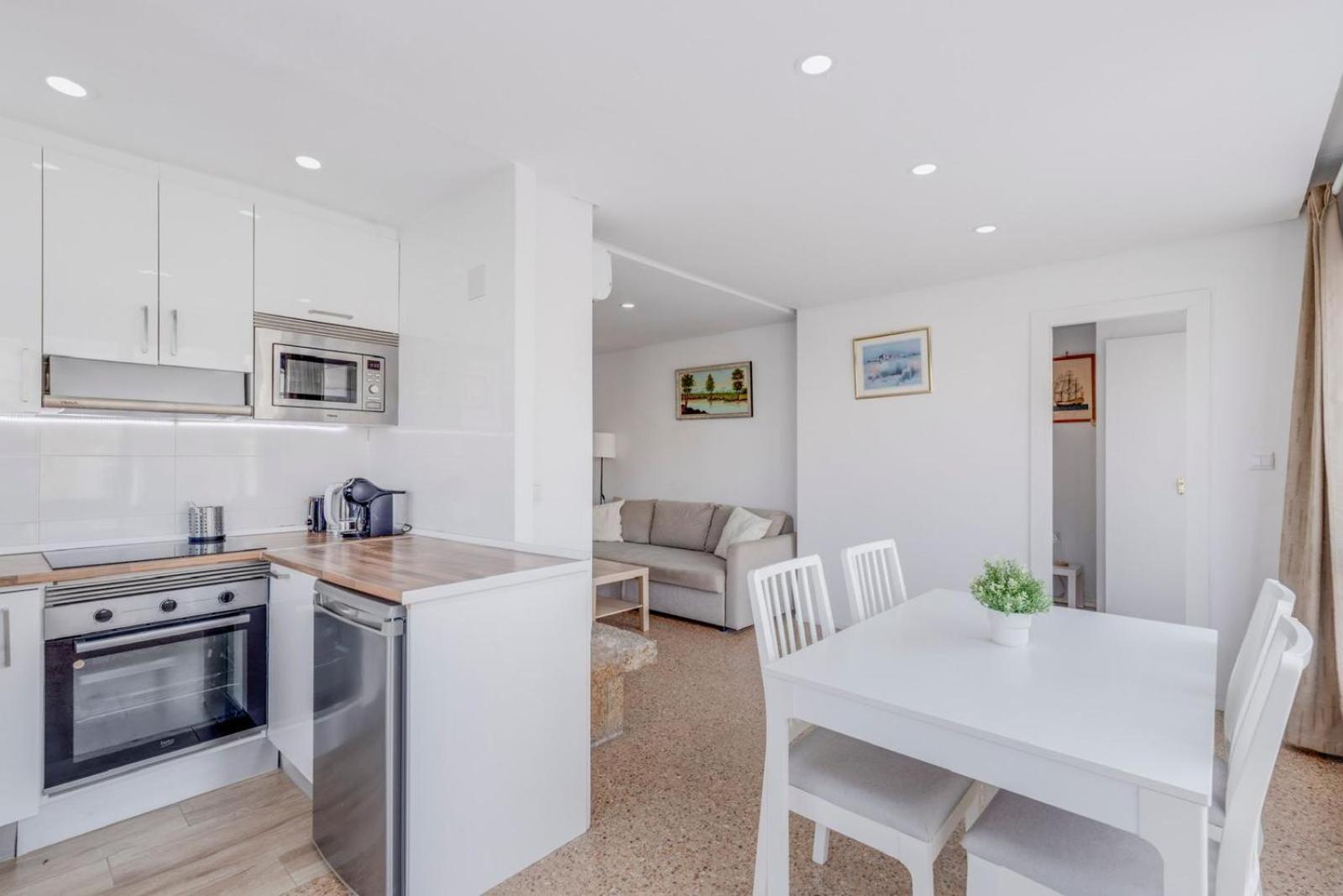 Nogalera Rainbow 2-Bedroom Apartment, Pool And Parking By Namaste Elite Torremolinos Luaran gambar