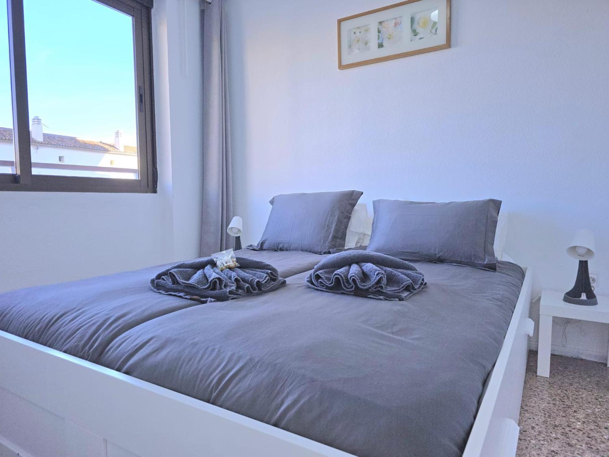 Nogalera Rainbow 2-Bedroom Apartment, Pool And Parking By Namaste Elite Torremolinos Luaran gambar