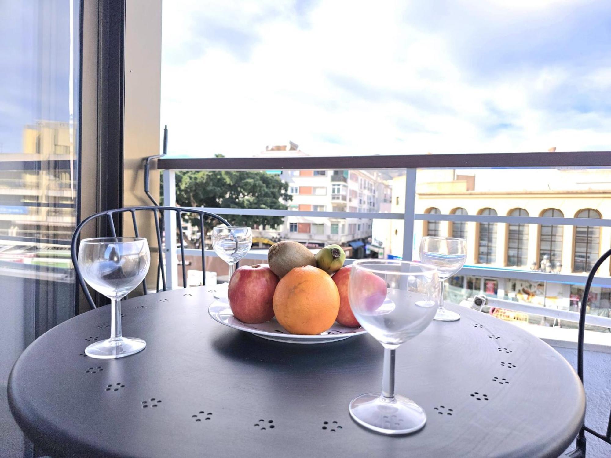 Nogalera Rainbow 2-Bedroom Apartment, Pool And Parking By Namaste Elite Torremolinos Luaran gambar
