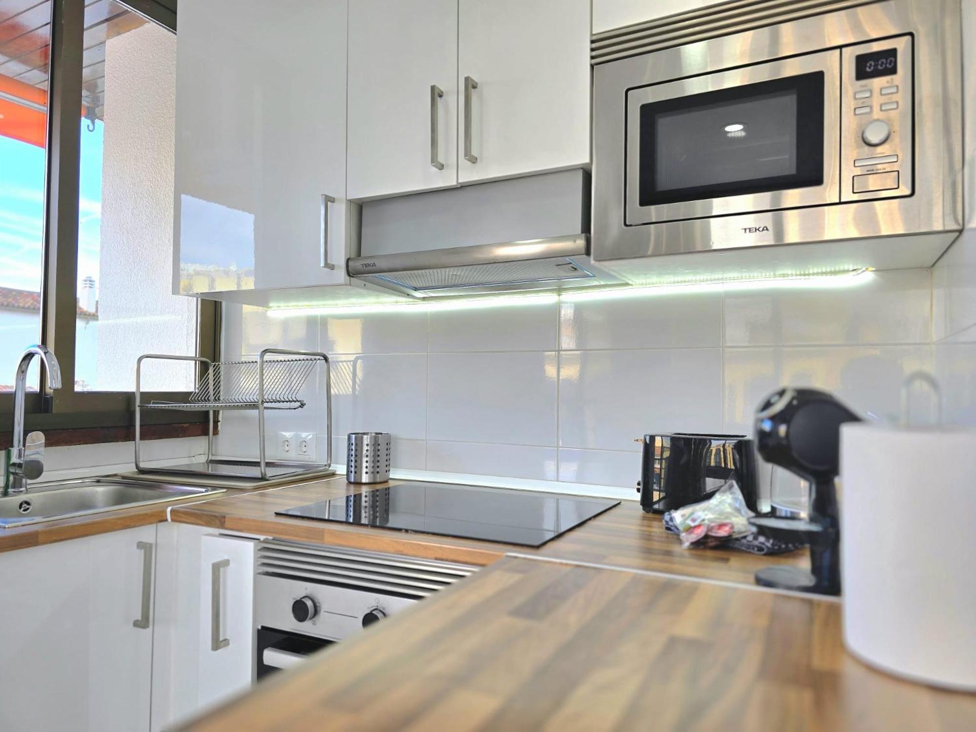 Nogalera Rainbow 2-Bedroom Apartment, Pool And Parking By Namaste Elite Torremolinos Luaran gambar